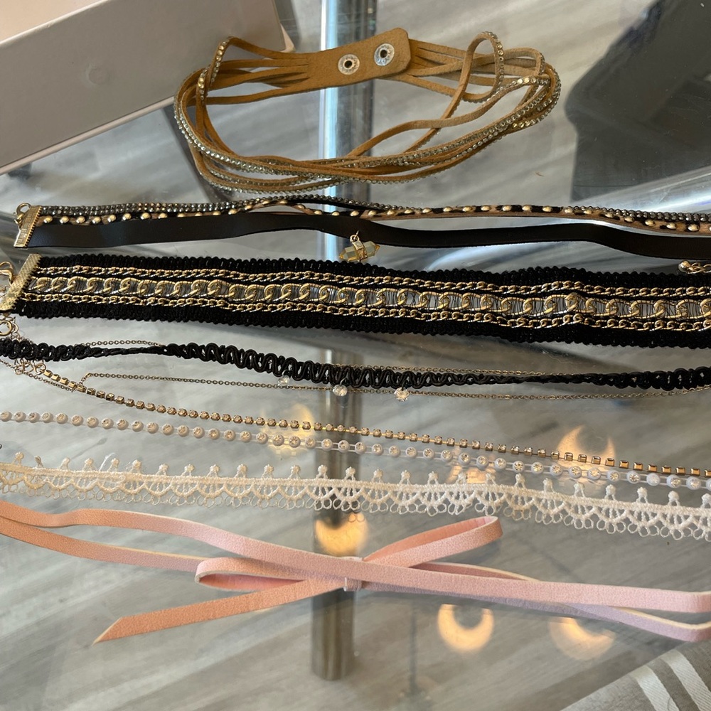 Chokers 5 each. Minimum 4